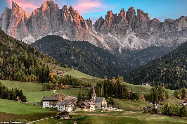 Rặng núi Dolomites phía Bắc nước Ý